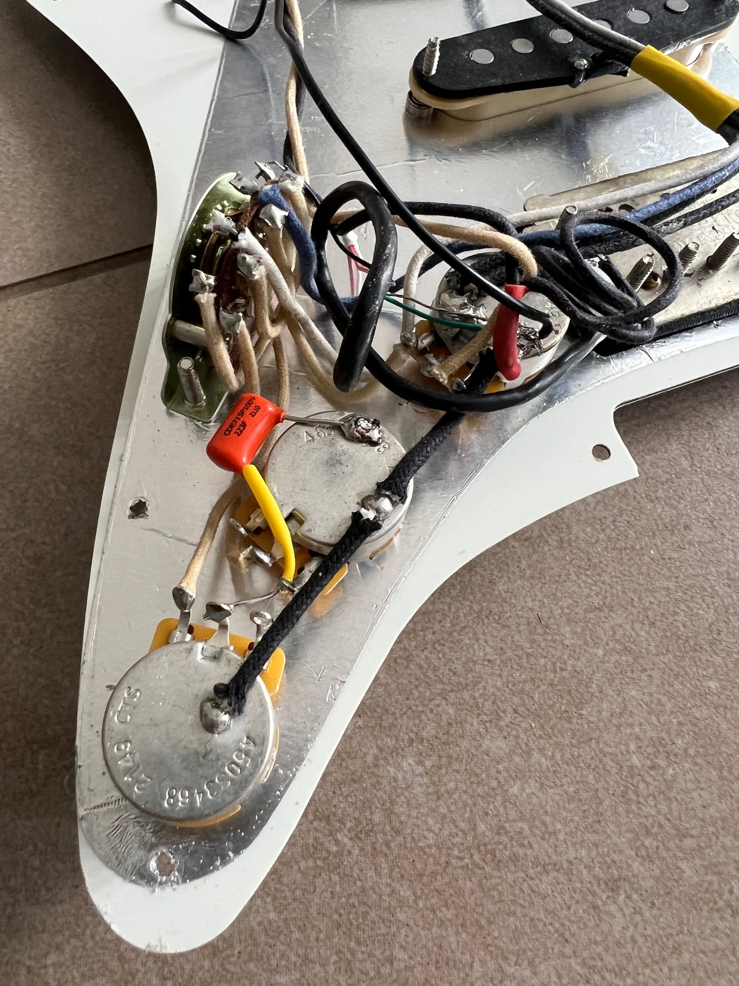 Fender Stratocaster Loaded Pickguard HSS w/ Seymour Duncan Humbucker