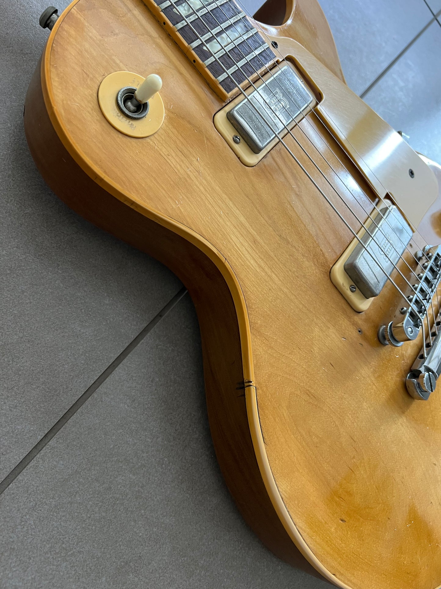 Gibson Les Paul Deluxe Electric Guitar 1981