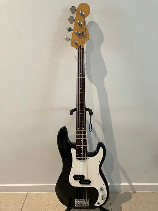 Fender Jazz Bass Guitar MIM 2011 (Pbass Body)